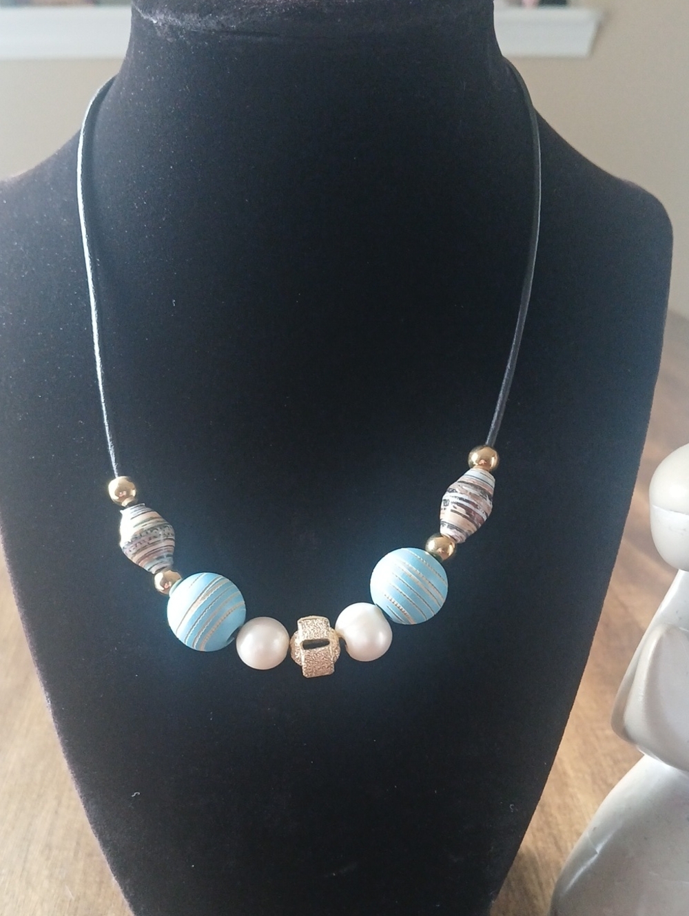 Culture Pearl And Handcarved Wood Bead Necklace - Picture 3 of 6